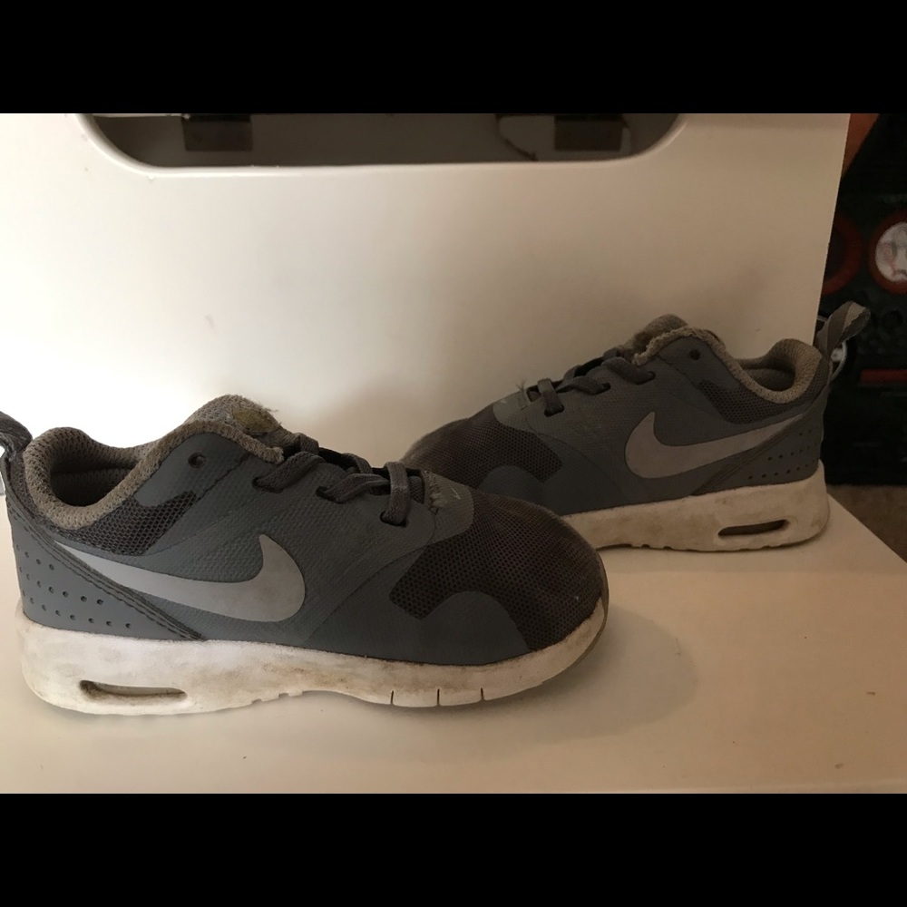 Little girl air max